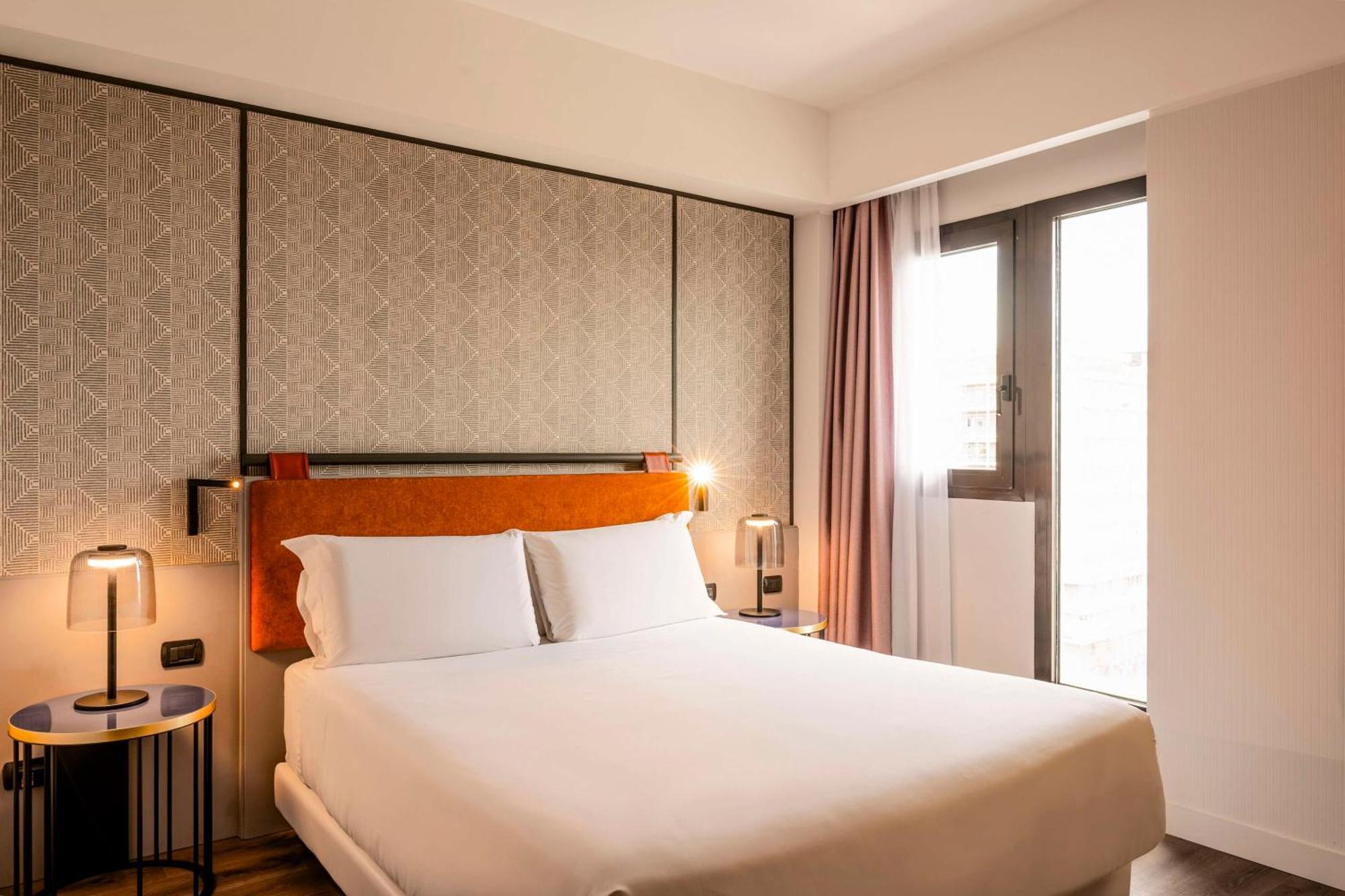 Hotel NH Catania Centro Esterno foto