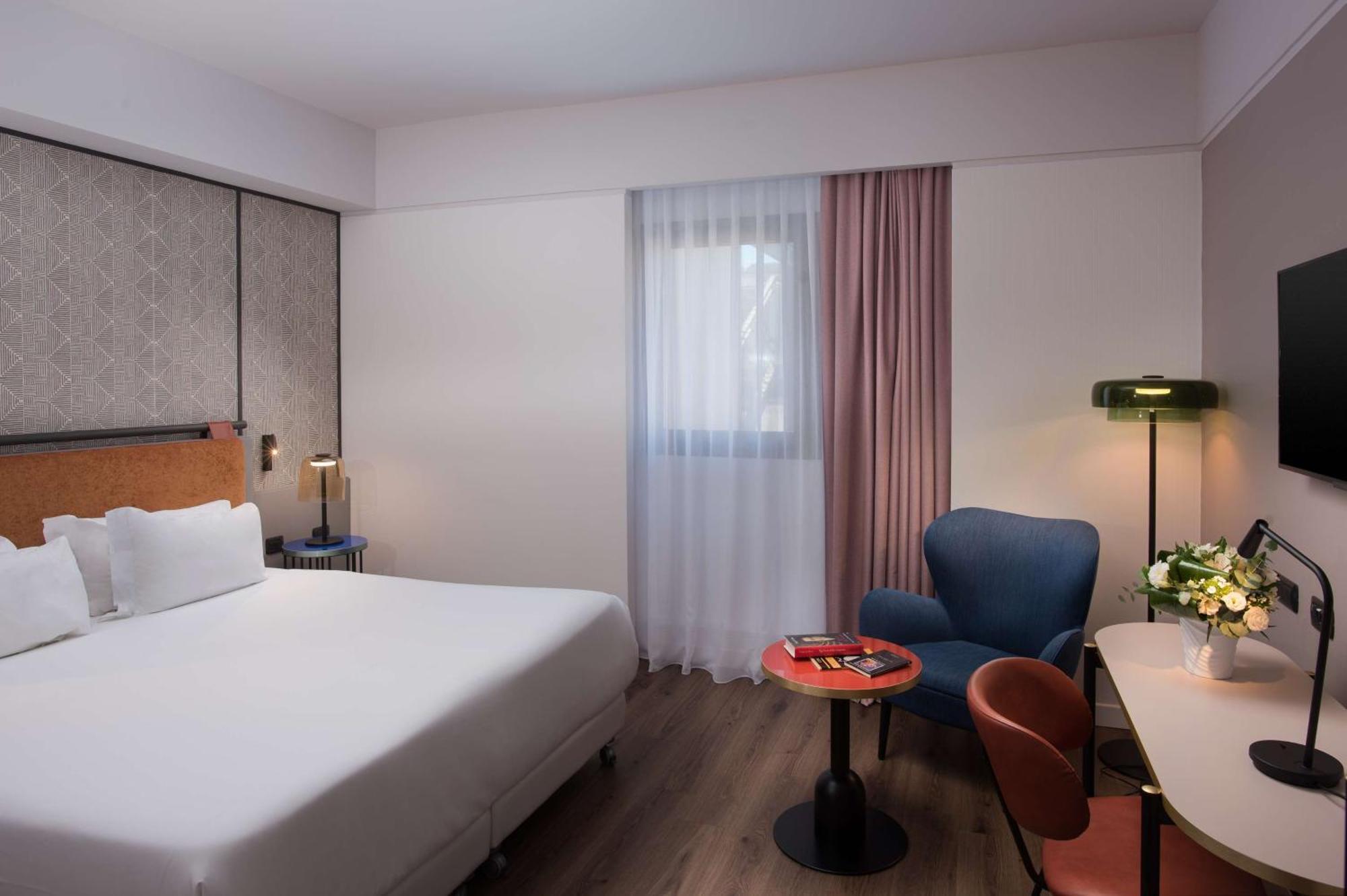 Hotel NH Catania Centro Esterno foto