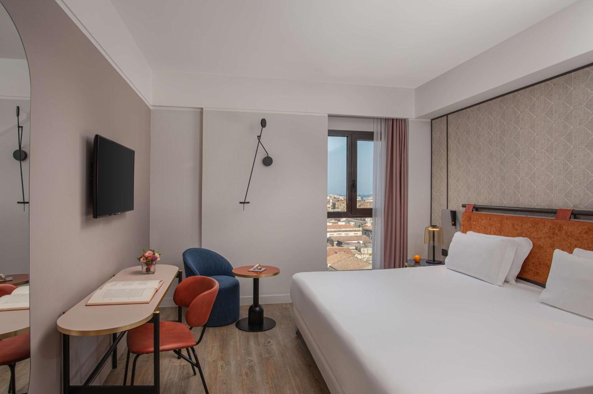 Hotel NH Catania Centro Esterno foto