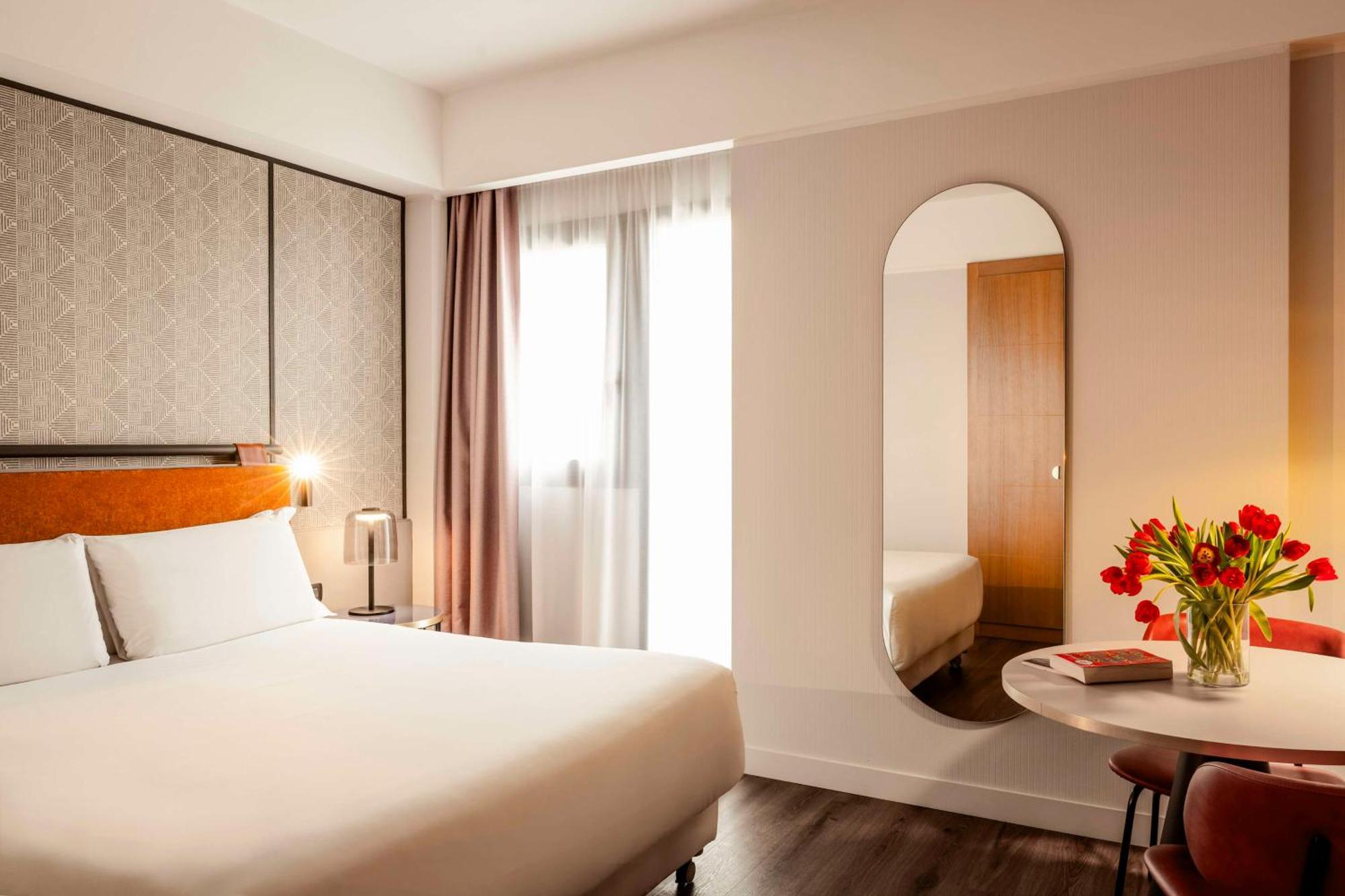 Hotel NH Catania Centro Esterno foto